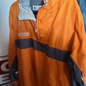 Columbia men's extra large excellent use condition windbreaker with  hood
